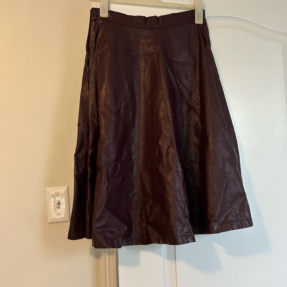 Elegant Brown Leather Skirt. Forever 21